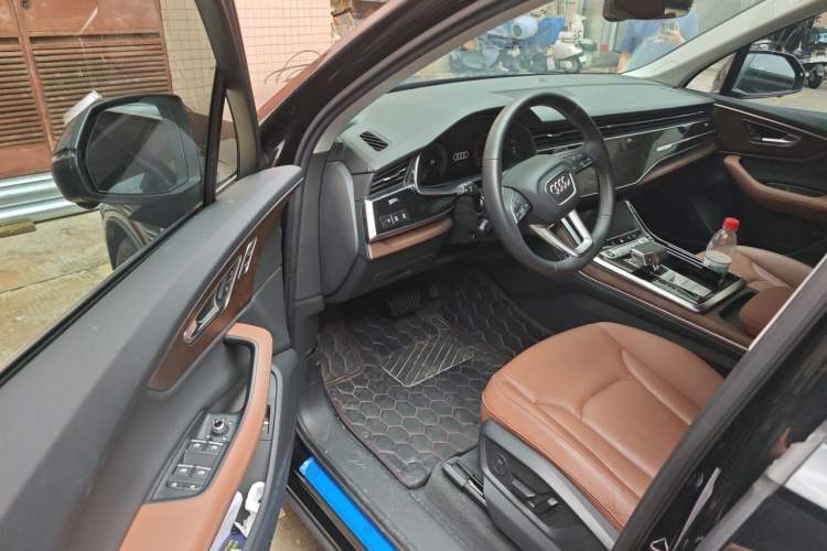 Used Audi Q7 2025 55 TFSI quattro S line Sport Edition Driver Seat