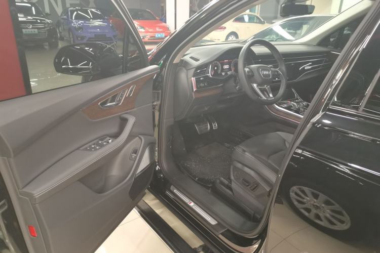 Used Audi Q7 2025 45 TFSI quattro S line Black Warrior Edition Driver Seat