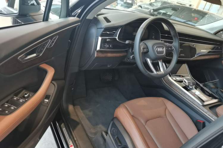 Used Audi Q7 2025 55 TFSI quattro S line Sport Edition Driver Seat