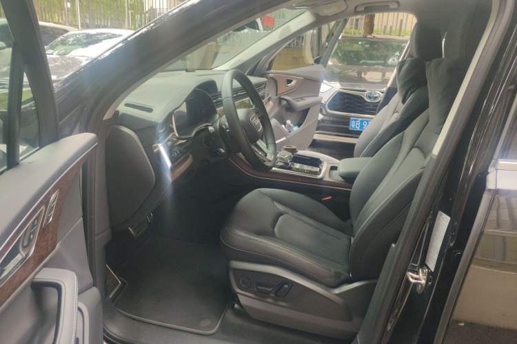 Used Audi Q7 2025 55 TFSI quattro S line Sport Edition Driver Seat