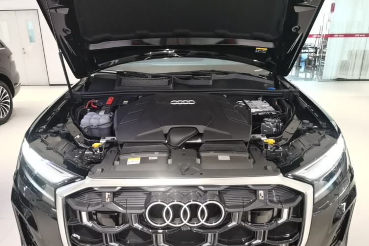 Used Audi Q7 2025 55 TFSI quattro S line Sport Edition Engine Bay