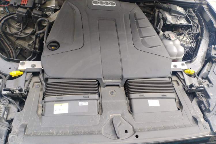 Used Audi Q7 2025 45 TFSI quattro S line Black Warrior Edition Engine Bay