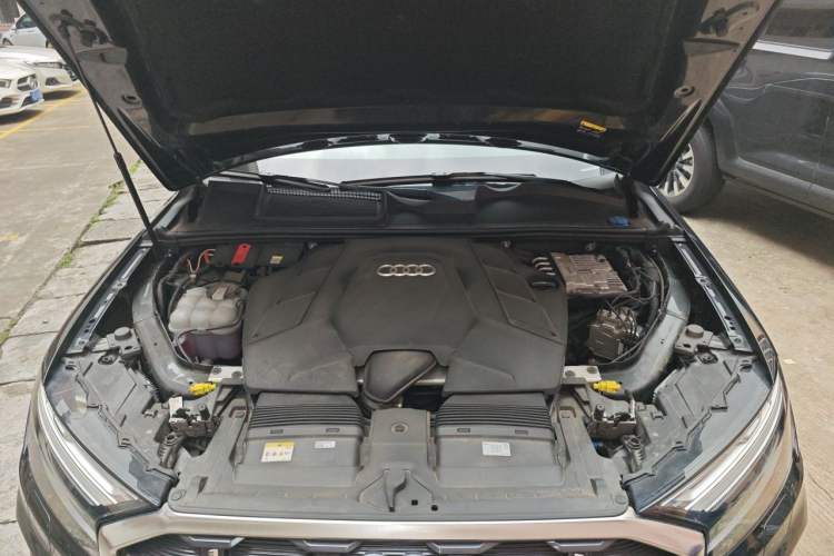 Used Audi Q7 2025 55 TFSI quattro S line Sport Edition Engine Bay