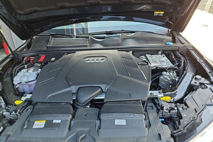 Used Audi Q7 2025 55 TFSI quattro S line Sport Edition Engine Bay