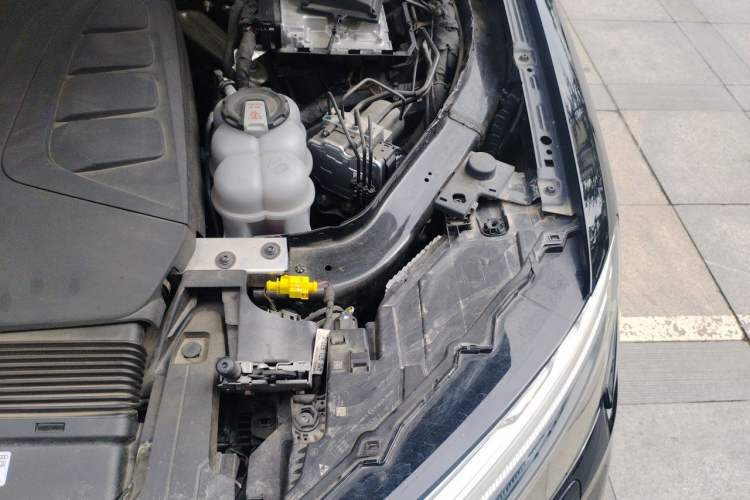 Used Audi Q7 2025 45 TFSI quattro S line Black Warrior Edition Engine Bay Left