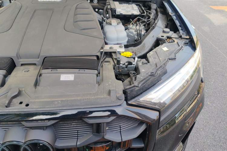 Used Audi Q7 2025 45 TFSI quattro S line Black Warrior Edition Engine Bay Left