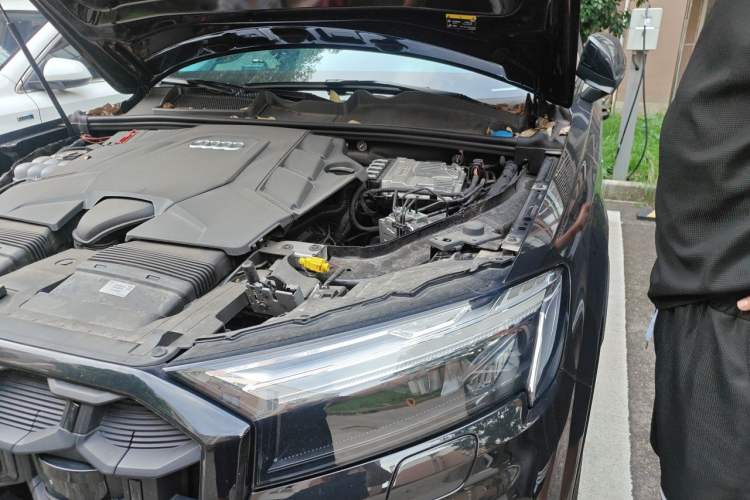 Used Audi Q7 2025 55 TFSI quattro S line Black Warrior Edition Engine Bay Left