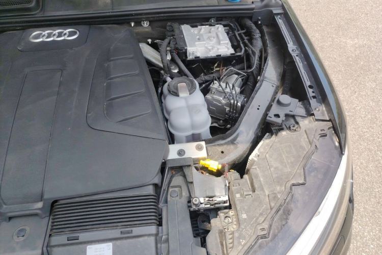 Used Audi Q7 2025 45 TFSI quattro S line Black Warrior Edition Engine Bay Left