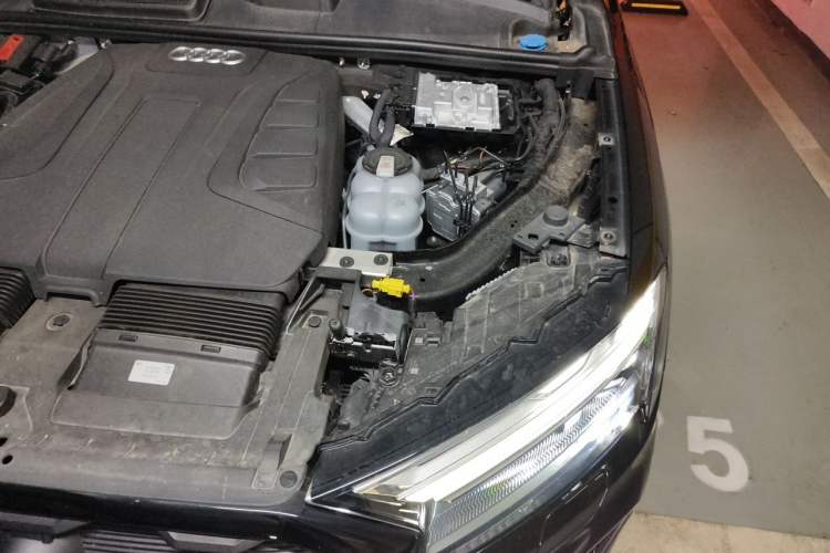 Used Audi Q7 2025 45 TFSI quattro S line Black Warrior Edition Engine Bay Left