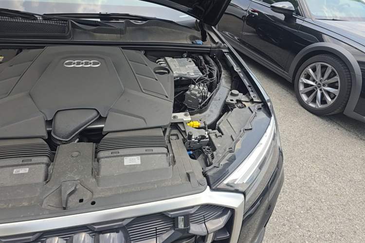 Used Audi Q7 2025 55 TFSI quattro S line Sport Edition Engine Bay Left