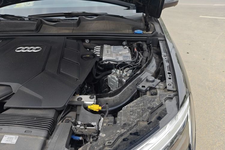 Used Audi Q7 2025 55 TFSI quattro S line Ice & Snow Sports Edition Engine Bay Left