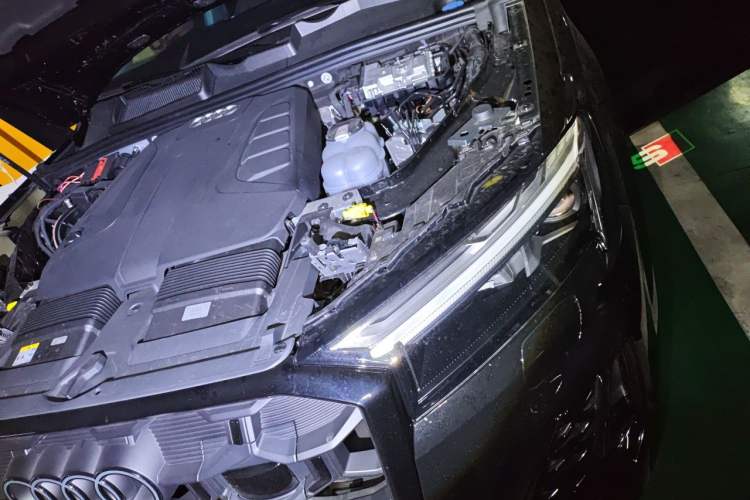 Used Audi Q7 2025 45 TFSI quattro S line Black Warrior Edition Engine Bay Left