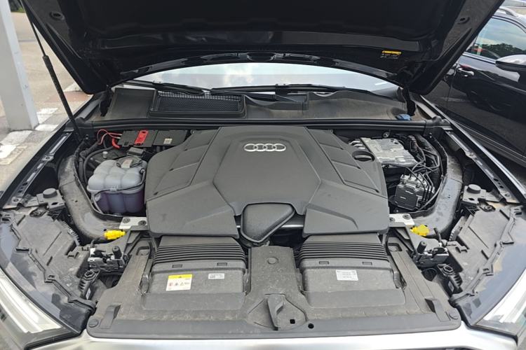 Used Audi Q7 2025 55 TFSI quattro S line Sport Edition Engine Bay