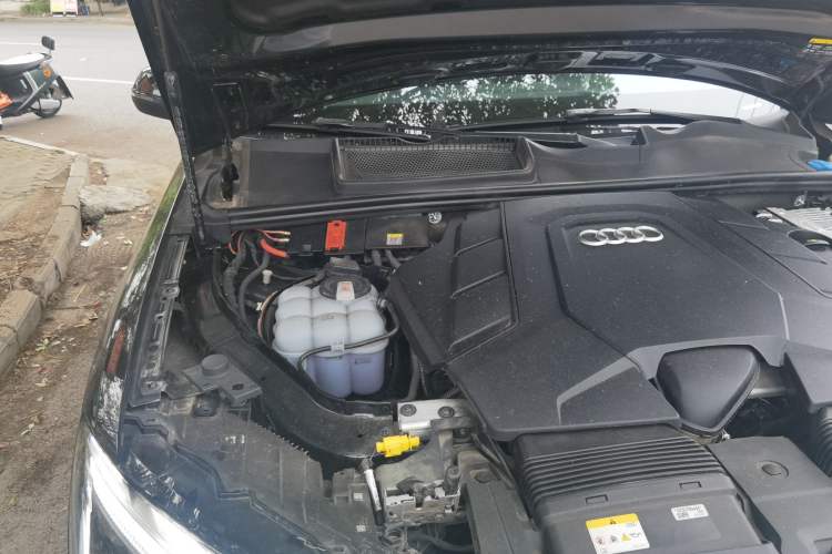 Used Audi Q7 2025 55 TFSI quattro S line Sport Edition Engine Bay Right