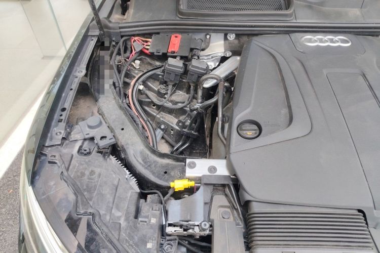 Used Audi Q7 2025 45 TFSI quattro S line Black Warrior Edition Engine Bay Right