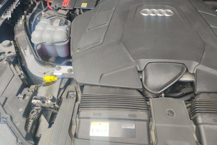 Used Audi Q7 2025 55 TFSI quattro S line Sport Edition Engine Bay Right