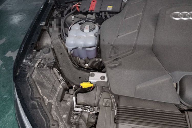 Used Audi Q7 2025 55 TFSI quattro S line Sport Edition Engine Bay Right