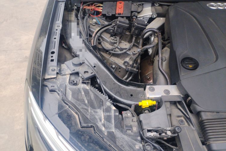 Used Audi Q7 2025 45 TFSI quattro S line Black Warrior Edition Engine Bay Right