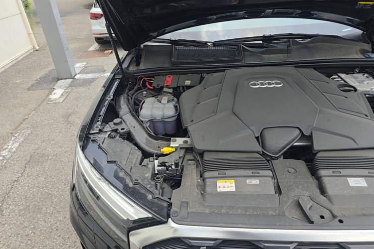 Used Audi Q7 2025 55 TFSI quattro S line Sport Edition Engine Bay Right