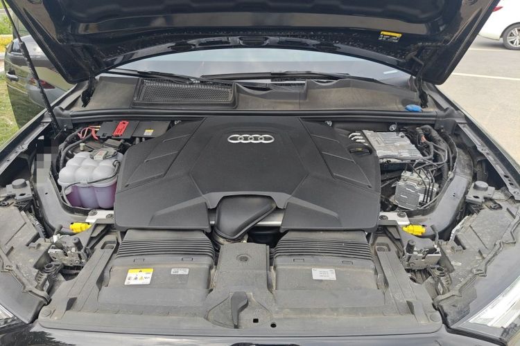 Used Audi Q7 2025 55 TFSI quattro S line Ice & Snow Sports Edition Engine Bay