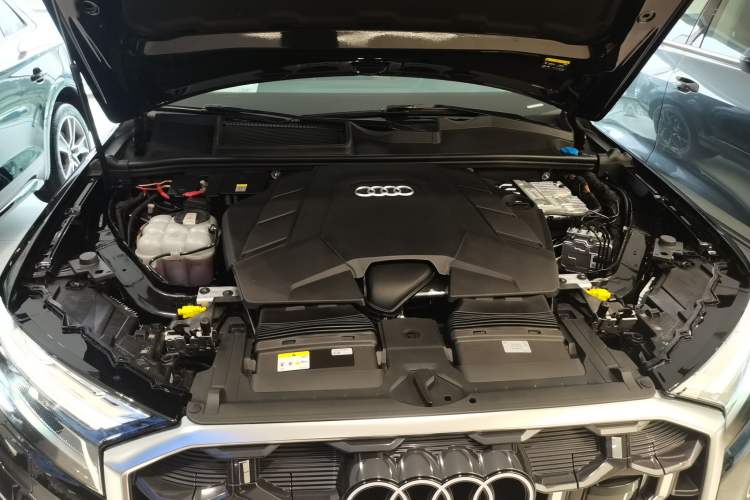 Used Audi Q7 2025 55 TFSI quattro S line Sport Edition Engine Bay