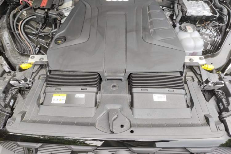 Used Audi Q7 2025 45 TFSI quattro S line Black Warrior Edition Engine Bay