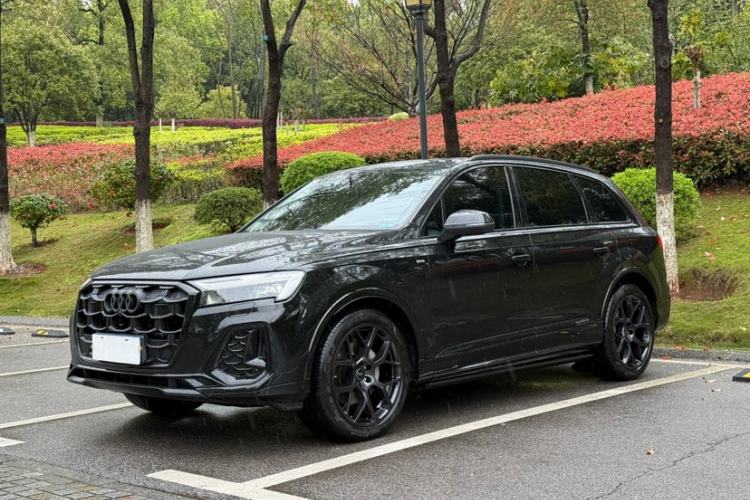 Used Audi Q7 2025 45 TFSI quattro S line Black Warrior Edition Exterior 3