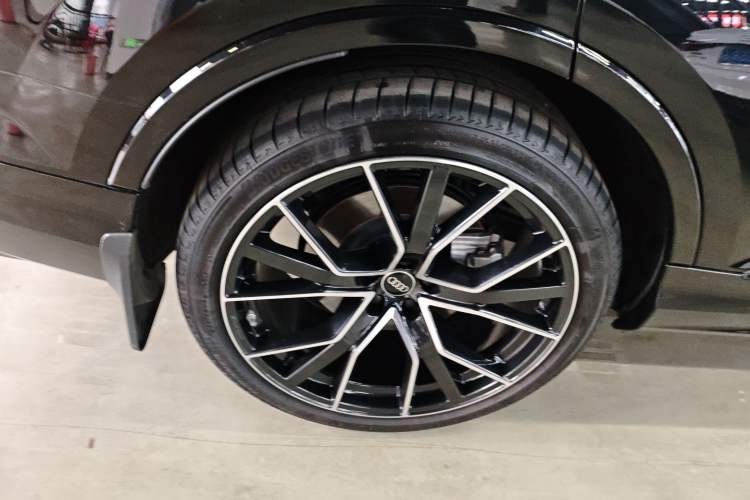 Used Audi Q7 2025 55 TFSI quattro S line Prestige Edition Exterior 8