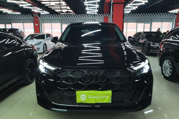 Used Audi Q7 2025 45 TFSI quattro S line Black Warrior Edition Front