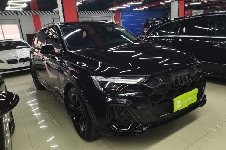 Used Audi Q7 2025 45 TFSI quattro S line Black Warrior Edition Front Right 45 Deg