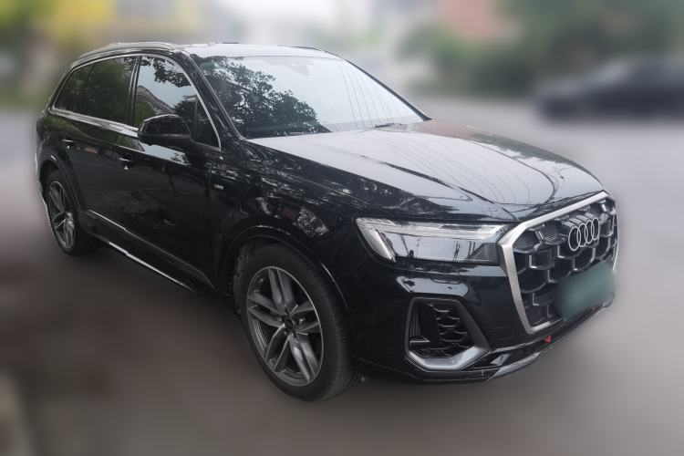 Used Audi Q7 2025 55 TFSI quattro S line Sport Edition Front Right 45 Deg
