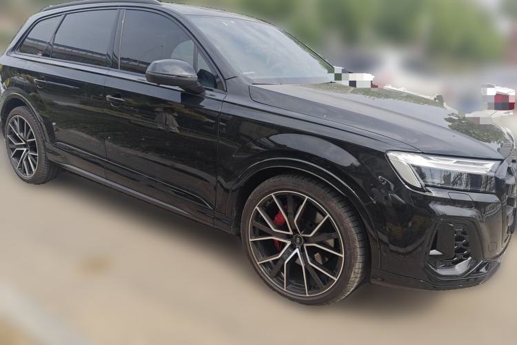 Used Audi Q7 2025 55 TFSI quattro S line Ice & Snow Sports Edition Front Right 45 Deg