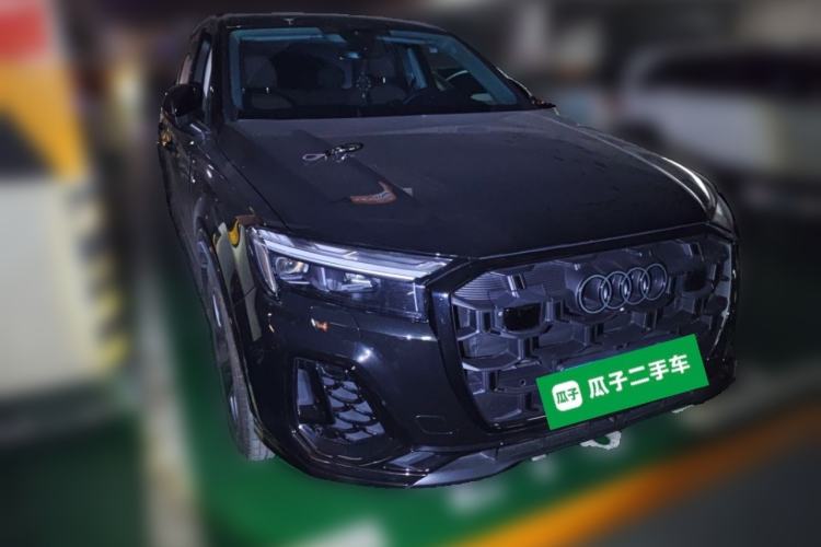 Used Audi Q7 2025 45 TFSI quattro S line Black Warrior Edition Front Right 45 Deg