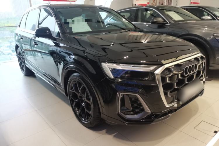 Used Audi Q7 2025 55 TFSI quattro S line Sport Edition Front Right 45 Deg