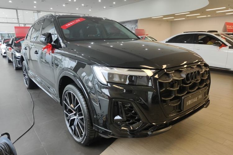 Used Audi Q7 2025 55 TFSI quattro S line Black Warrior Edition Front Right 45 Deg