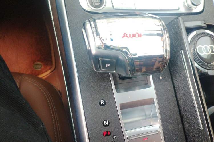 Used Audi Q7 2025 45 TFSI quattro S line Black Warrior Edition Gear Lever