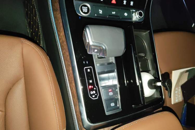 Used Audi Q7 2025 55 TFSI quattro S line Sport Edition Gear Lever