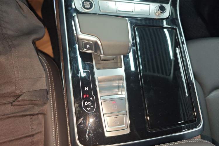 Used Audi Q7 2025 55 TFSI quattro S line Sport Edition Gear Lever