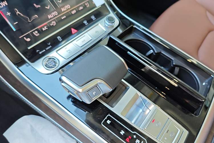 Used Audi Q7 2025 55 TFSI quattro S line Sport Edition Gear Lever
