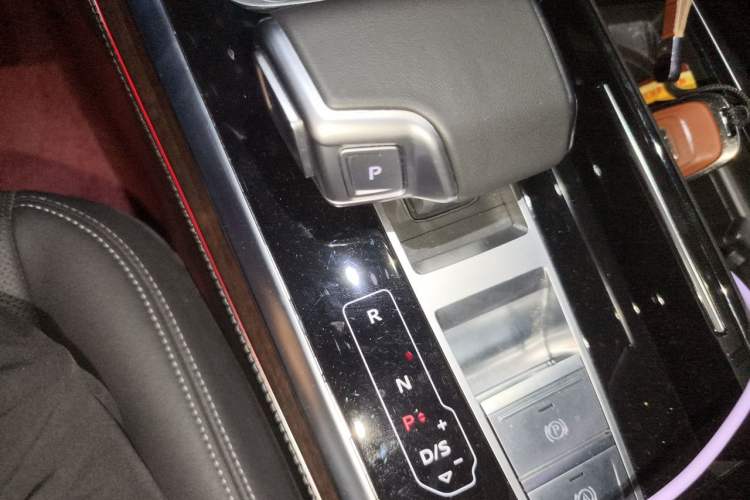 Used Audi Q7 2025 55 TFSI quattro S line Sport Edition Gear Lever