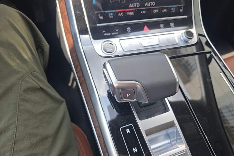 Used Audi Q7 2025 55 TFSI quattro S line Sport Edition Gear Lever