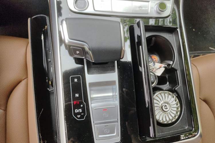 Used Audi Q7 2025 45 TFSI quattro S line Black Warrior Edition Gear Lever