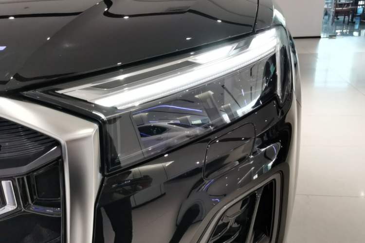 Used Audi Q7 2025 55 TFSI quattro S line Sport Edition Left Front Headlight