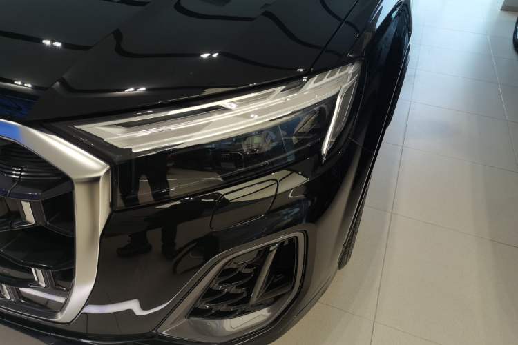 Used Audi Q7 2025 55 TFSI quattro S line Sport Edition Left Front Headlight