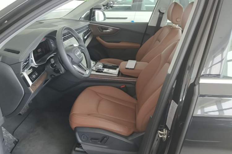 Used Audi Q7 2025 55 TFSI quattro S line Sport Edition Left Front Seat