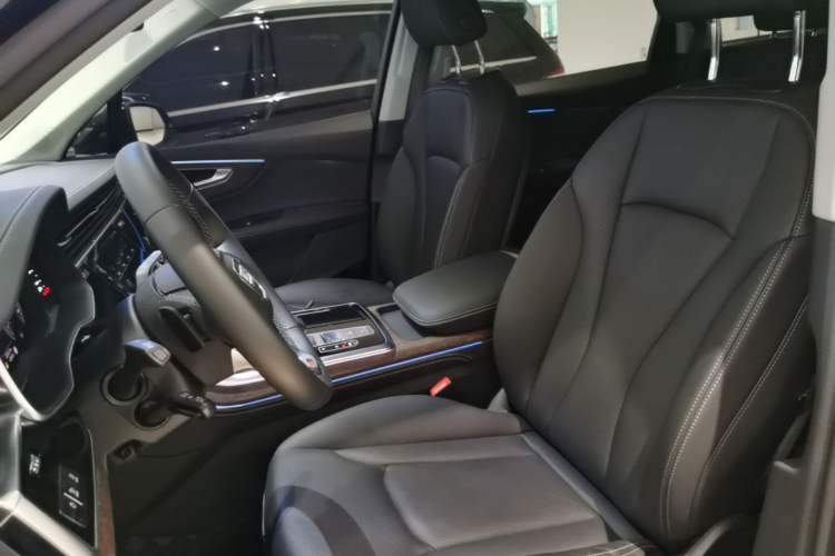 Used Audi Q7 2025 55 TFSI quattro S line Sport Edition Left Front Seat