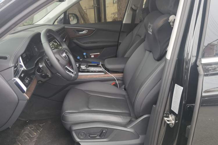 Used Audi Q7 2025 55 TFSI quattro S line Sport Edition Left Front Seat