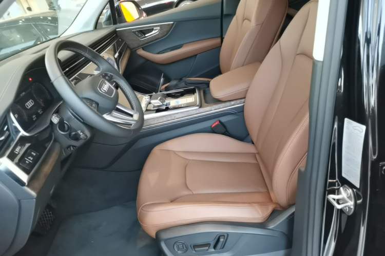Used Audi Q7 2025 55 TFSI quattro S line Sport Edition Left Front Seat