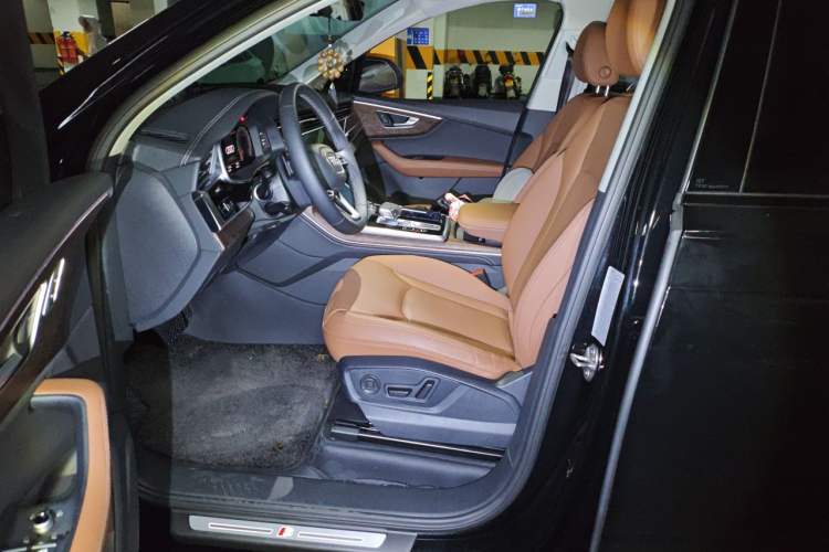 Used Audi Q7 2025 45 TFSI quattro S line Black Warrior Edition Left Front Seat