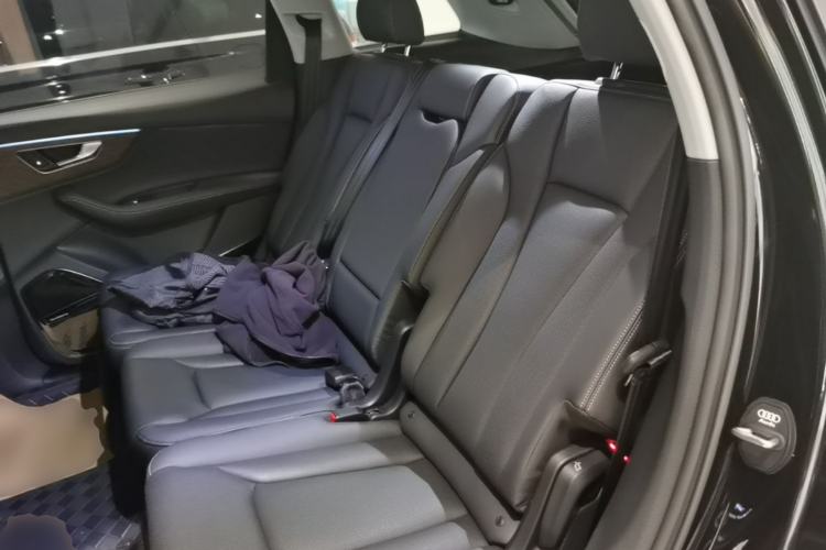 Used Audi Q7 2025 55 TFSI quattro S line Sport Edition Left Rear Seat